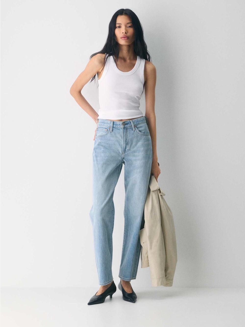 Aritzia Denim Forum The 90s Marlo Hi-rise Baggy Jeans, light blue, size 24